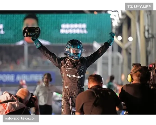 梅赛德斯赛车正赛长距离节奏稳定 拉塞尔多次扮演搅局者